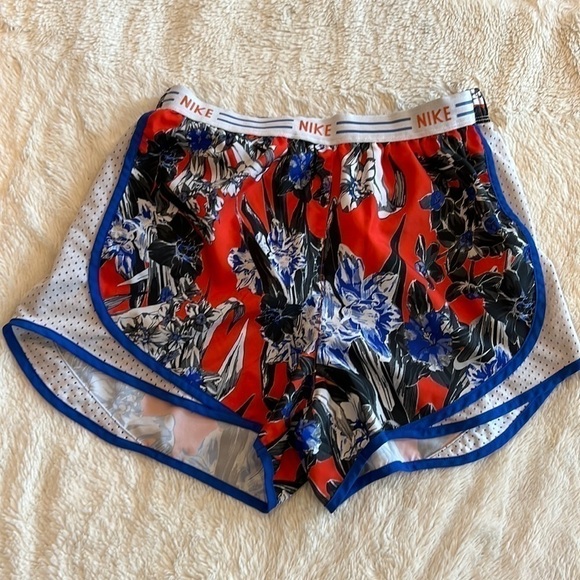 Nike Floral Tempo Dri-Fit running shorts size x-small - Picture 1 of 8